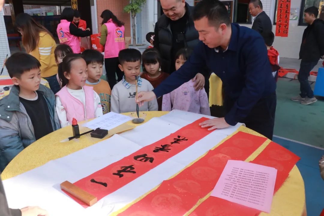 對聯的聯該怎么寫_對聯寫對聯_對聯的聯怎么寫