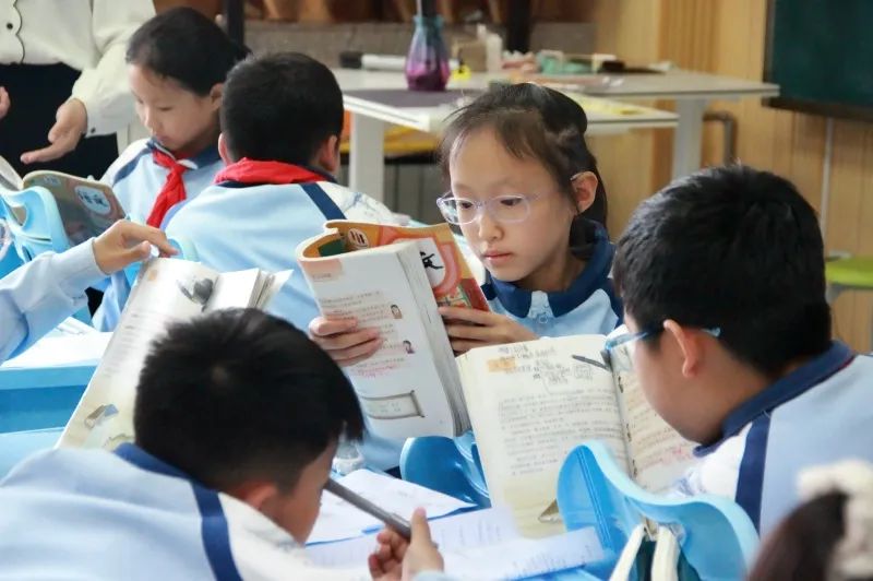 稿評(píng)課讀后感寫(xiě)多少字_寫(xiě)讀后感評(píng)課稿_寫(xiě)讀后感評(píng)課語(yǔ)